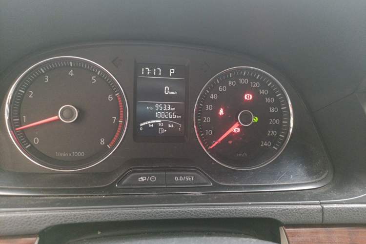 Used Volkswagen Lavida 2013 Revised Version 1.4 TSI DSG Comfort Edition Odometer Close Up