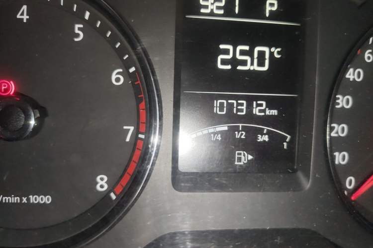 Used Volkswagen Lavida 2013 Revised Version 1.4 TSI DSG Comfort Edition Odometer Close Up