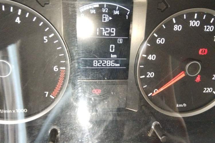 Used Volkswagen Lavida 2013 Classic 1.6L Manual Fashion Edition Odometer Close Up