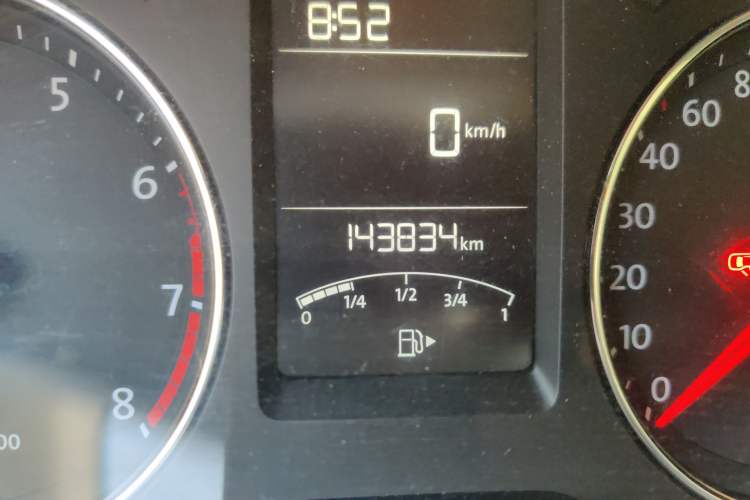 Used Volkswagen Lavida 2013 Restyled Classic 1.6L Manual Comfort Edition Odometer Close Up