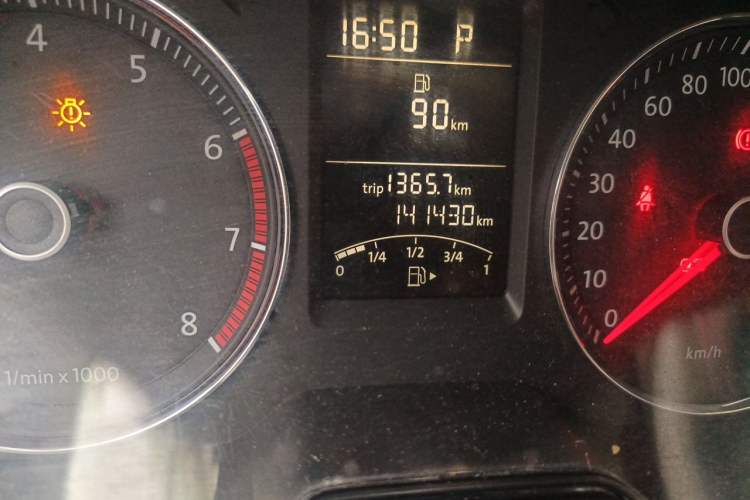 Used Volkswagen Lavida 2013 1.4TSI DSG Comfort Edition Odometer Close Up