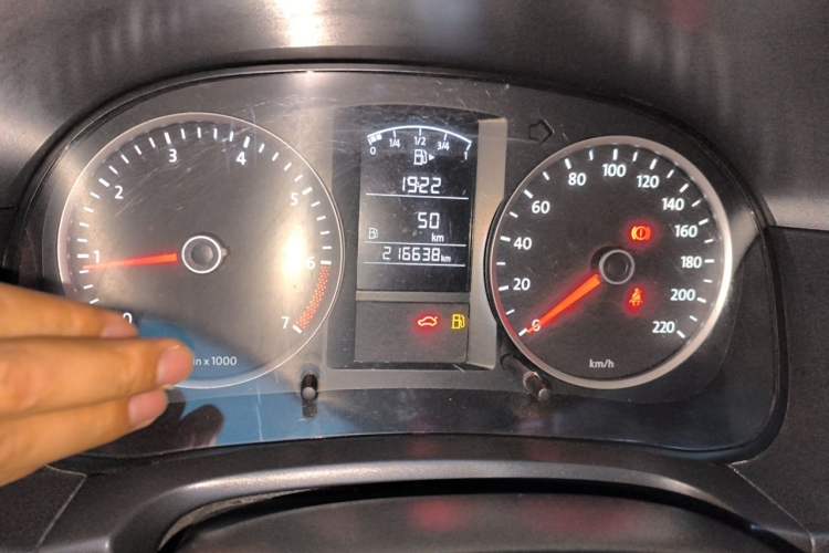 Used Volkswagen Lavida 2013 Classic 1.6L Manual Fashion Edition Odometer Close Up