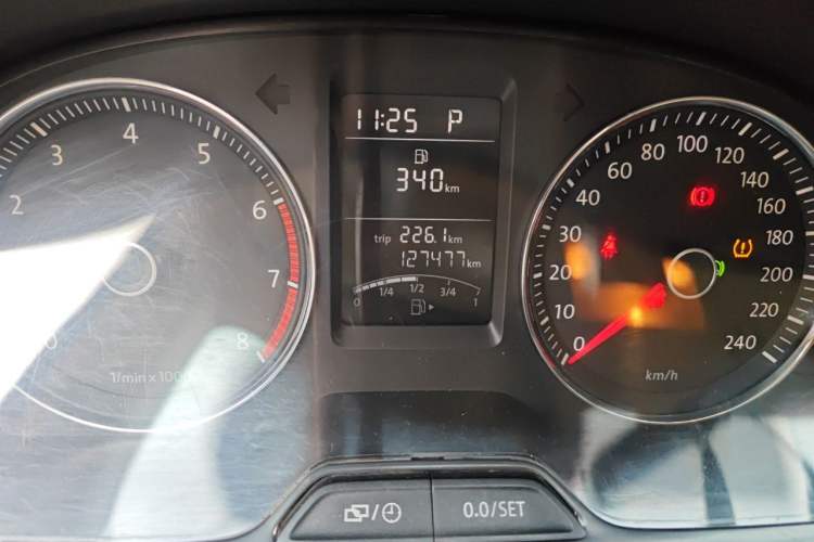 Used Volkswagen Lavida 2013 1.4TSI DSG Comfort Edition Odometer Close Up