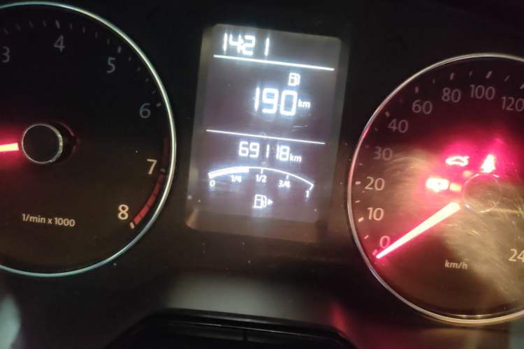 Used Volkswagen Lavida 2013 1.6L Manual Comfort Edition Odometer Close Up