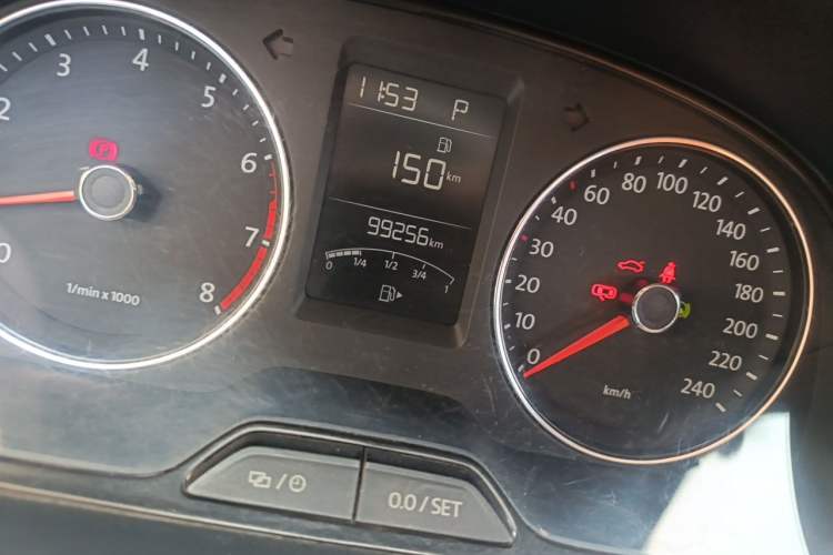 Used Volkswagen Lavida 2013 Revised Version 1.4 TSI DSG Comfort Edition Odometer Close Up
