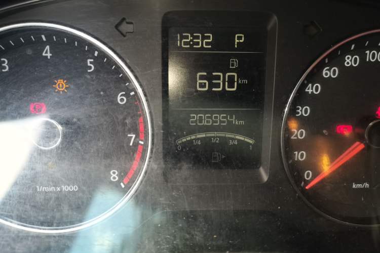 Used Volkswagen Lavida 2013 Revised Version 1.4 TSI DSG Comfort Edition Odometer Close Up