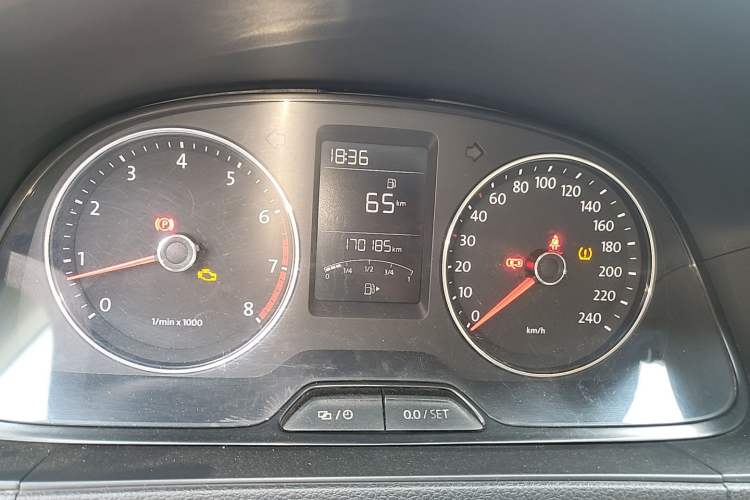 Used Volkswagen Lavida 2013 Restyled Classic 1.6L Manual Comfort Edition Odometer Close Up
