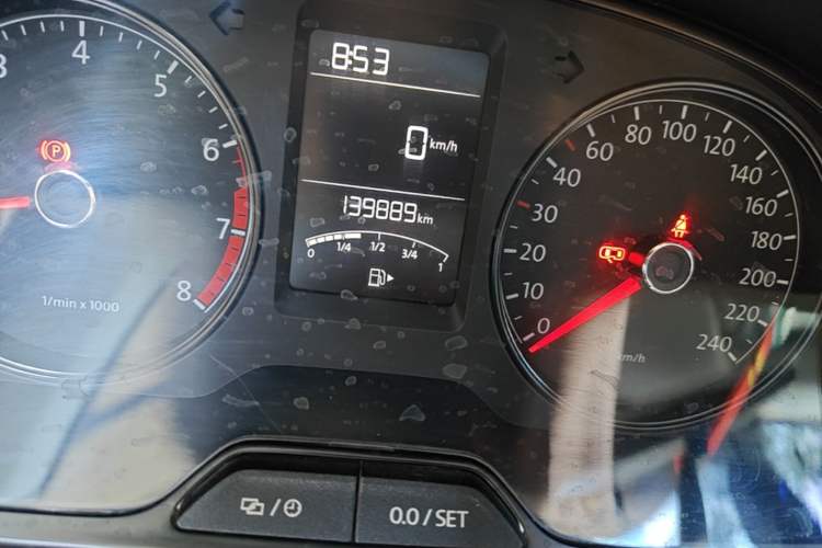 Used Volkswagen Lavida 2013 Revised Classic 1.6L Manual Fashion Edition Odometer Close Up