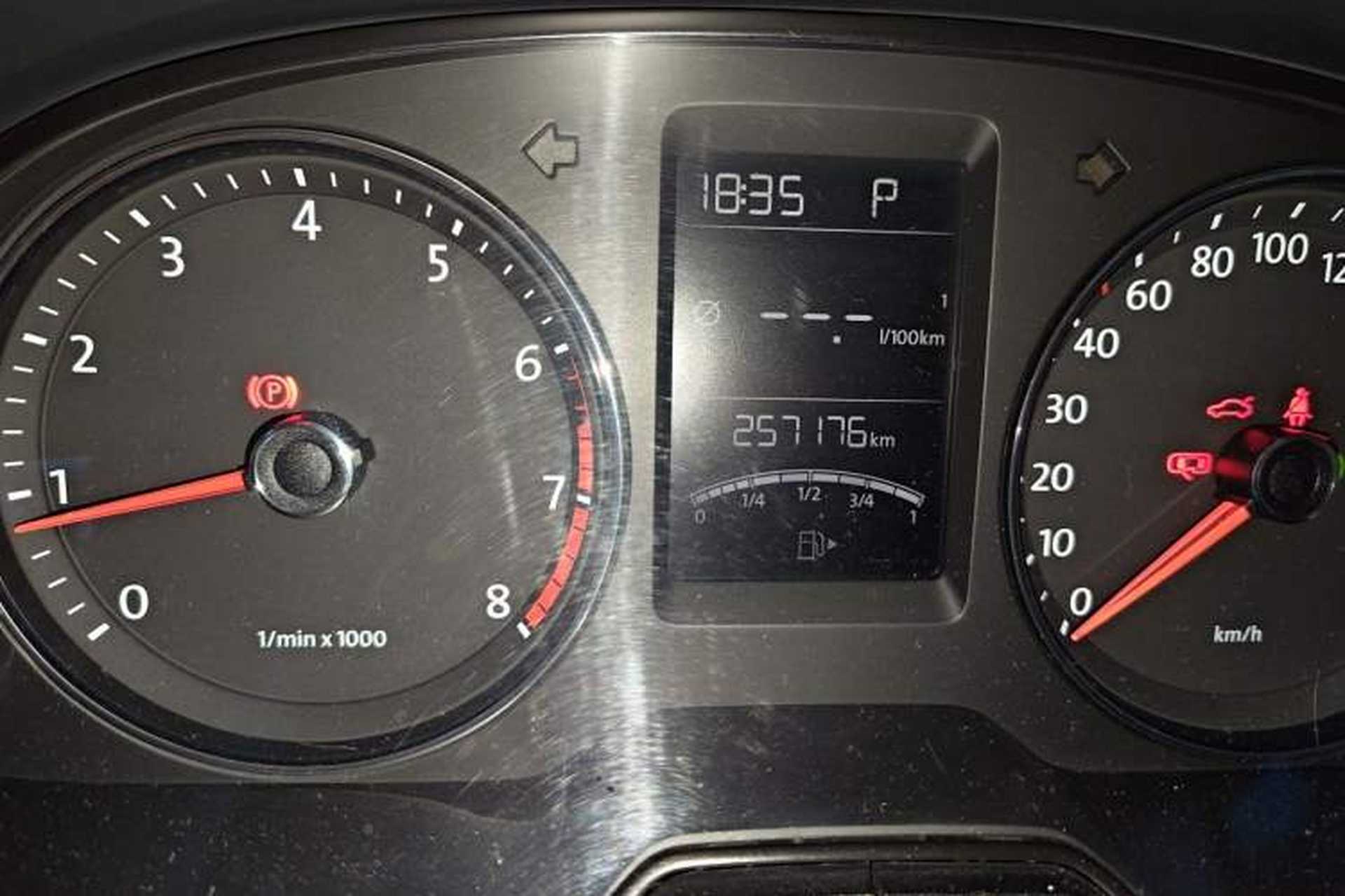 Used Volkswagen Lavida 2013 Restyled Classic 1.6L Automatic Comfort Edition Odometer Close Up