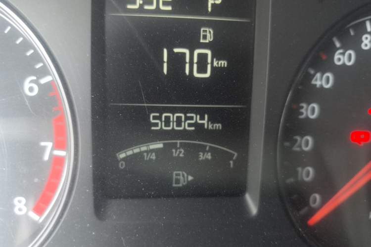 Used Volkswagen Lavida 2013 Revised Classic 1.6L Automatic Fashion Edition Odometer Close Up