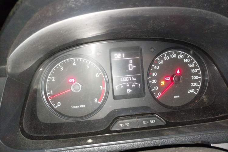 Used Volkswagen Lavida 2013 Revised Classic 1.6L Manual Fashion Edition Odometer Close Up