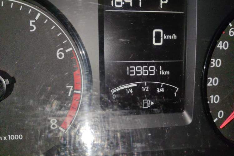 Used Volkswagen Lavida 2013 Revised Classic 1.6L Automatic Fashion Edition Odometer Close Up