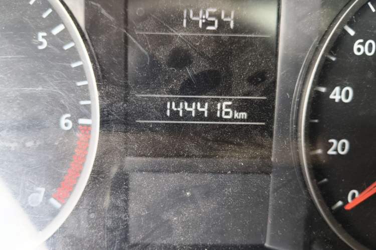 Used Volkswagen Lavida 2013 Classic 1.6L Manual Fashion Edition Odometer Close Up