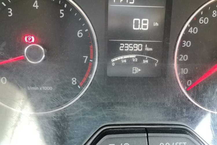 Used Volkswagen Lavida 2013 Restyled Classic 1.6L Manual Comfort Edition Odometer Close Up