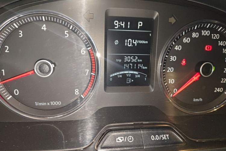 Used Volkswagen Lavida 2013 1.4TSI DSG Comfort Edition Odometer Close Up