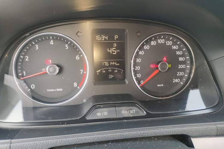 Used Volkswagen Lavida 2013 Restyled Classic 1.6L Automatic Comfort Edition Odometer Close Up