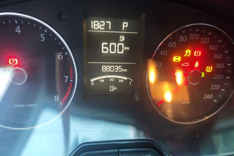 Used Volkswagen Lavida 2013 Restyled Classic 1.6L Automatic Comfort Edition Odometer Close Up