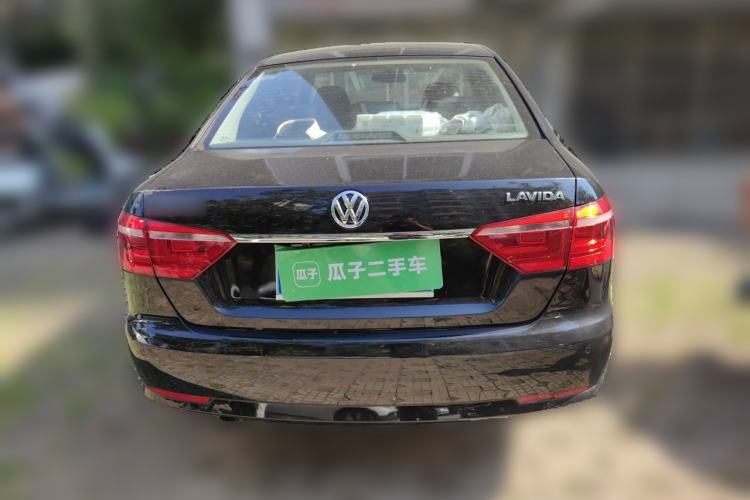 Used Volkswagen Lavida 2013 Revised Version 1.6L Automatic Luxury Edition Rear