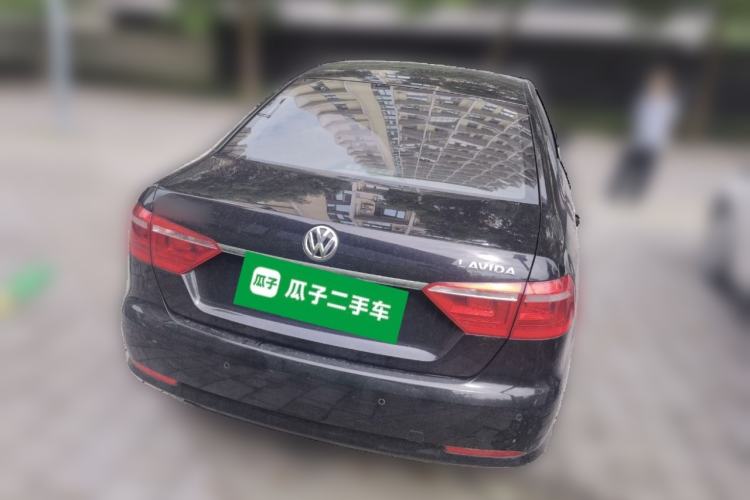 Used Volkswagen Lavida 2013 Revised Version 1.6L Automatic Luxury Edition Rear