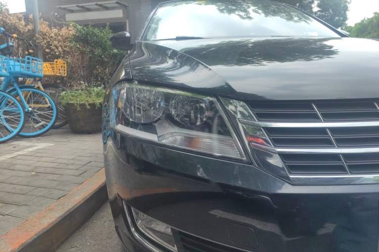 Used Volkswagen Lavida 2013 Restyled Classic 1.6L Automatic Comfort Edition Right Front Headlight