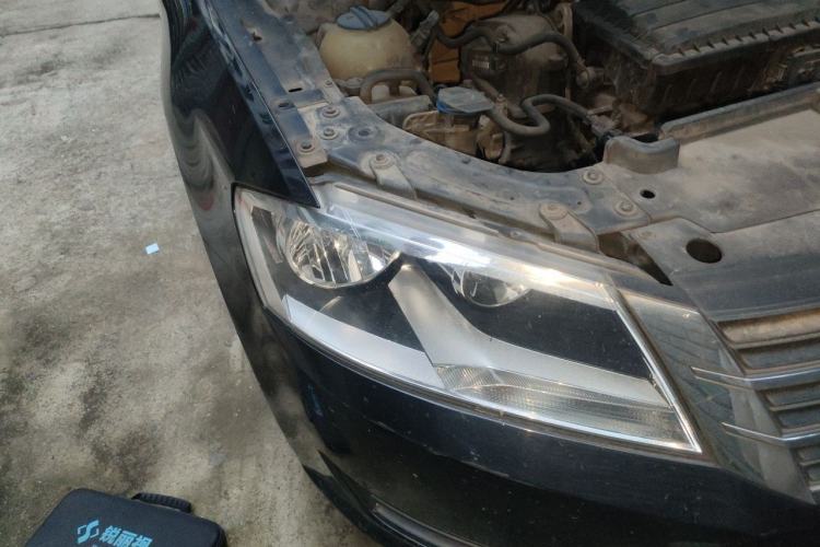 Used Volkswagen Lavida 2013 Revised Classic 1.6L Manual Fashion Edition Right Front Headlight
