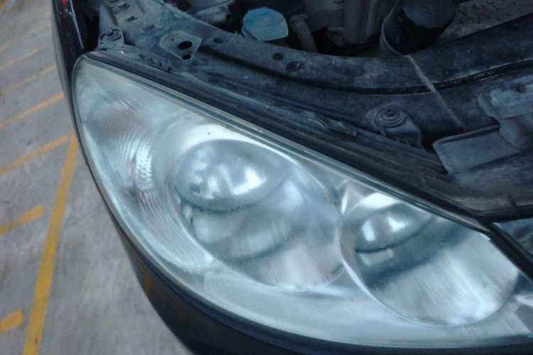 Used Volkswagen Lavida 2013 Classic 1.6L Manual Fashion Edition Right Front Headlight