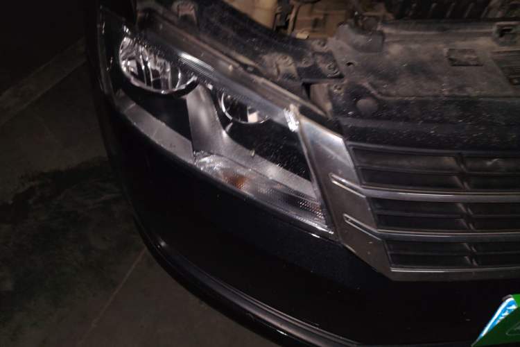 Used Volkswagen Lavida 2013 Revised Classic 1.6L Manual Fashion Edition Right Front Headlight