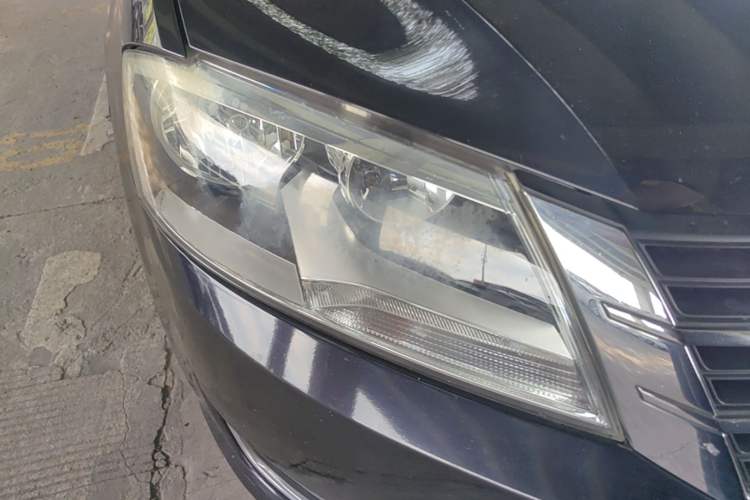 Used Volkswagen Lavida 2013 Revised Version 1.4 TSI DSG Comfort Edition Right Front Headlight