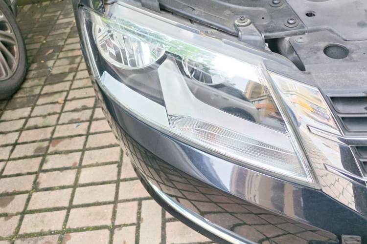 Used Volkswagen Lavida 2013 Revised Version 1.4 TSI DSG Comfort Edition Right Front Headlight