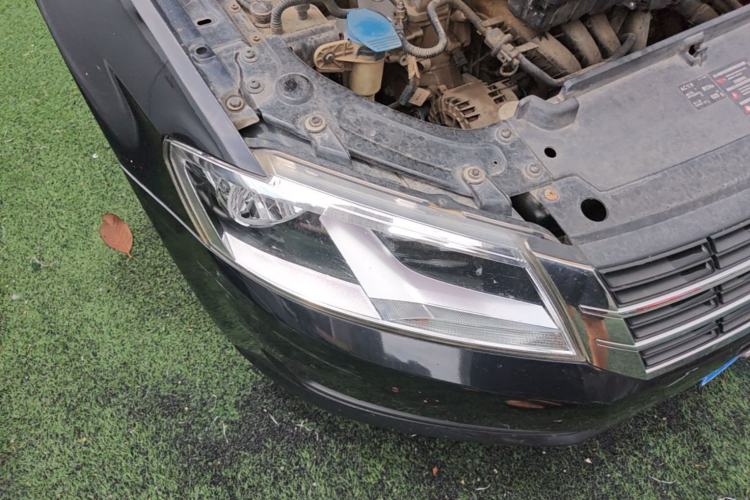 Used Volkswagen Lavida 2013 Revised Classic 1.6L Automatic Fashion Edition Right Front Headlight