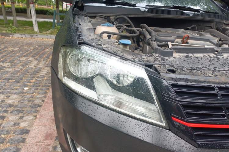 Used Volkswagen Lavida 2013 1.4TSI DSG Comfort Edition Right Front Headlight