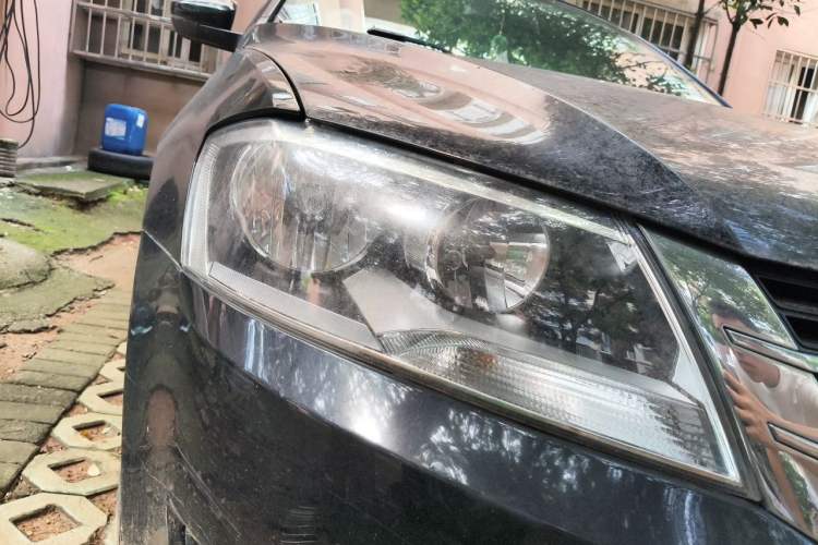 Used Volkswagen Lavida 2013 Revised Classic 1.6L Automatic Fashion Edition Right Front Headlight