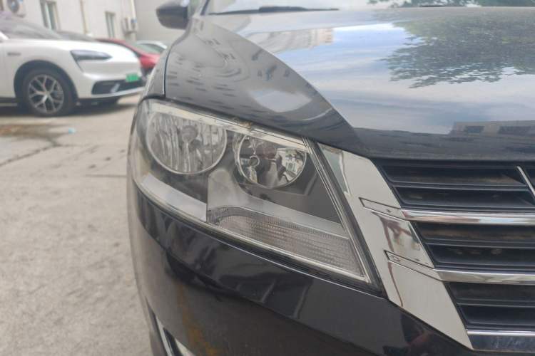 Used Volkswagen Lavida 2013 1.4TSI Manual Comfort Edition Right Front Headlight