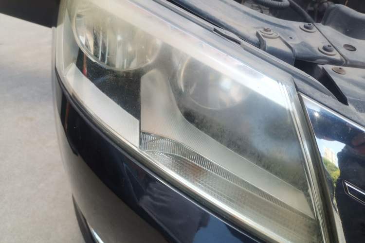 Used Volkswagen Lavida 2013 Restyled Classic 1.6L Manual Comfort Edition Right Front Headlight