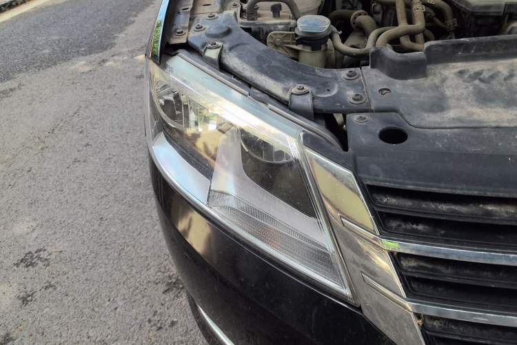Used Volkswagen Lavida 2013 Revised Version 1.4 TSI DSG Comfort Edition Right Front Headlight