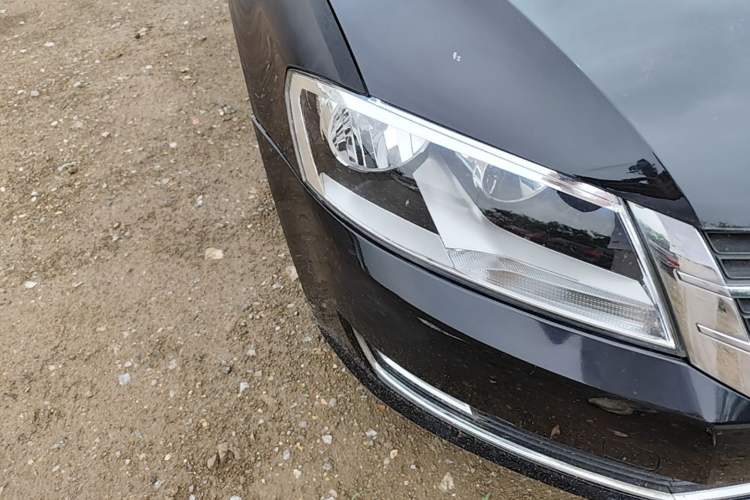 Used Volkswagen Lavida 2013 Restyled Classic 1.6L Manual Comfort Edition Right Front Headlight