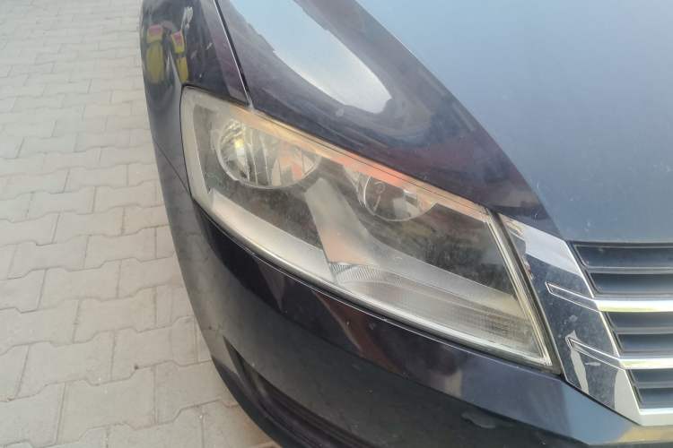 Used Volkswagen Lavida 2013 Revised Classic 1.6L Manual Fashion Edition Right Front Headlight