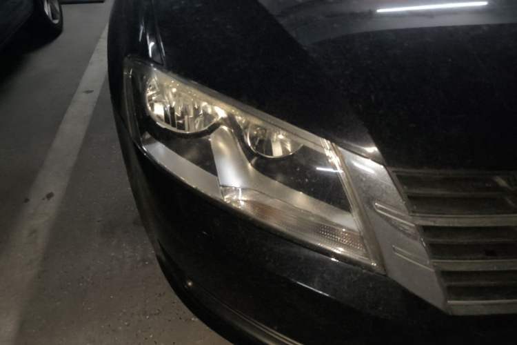 Used Volkswagen Lavida 2013 Revised Classic 1.6L Manual Fashion Edition Right Front Headlight