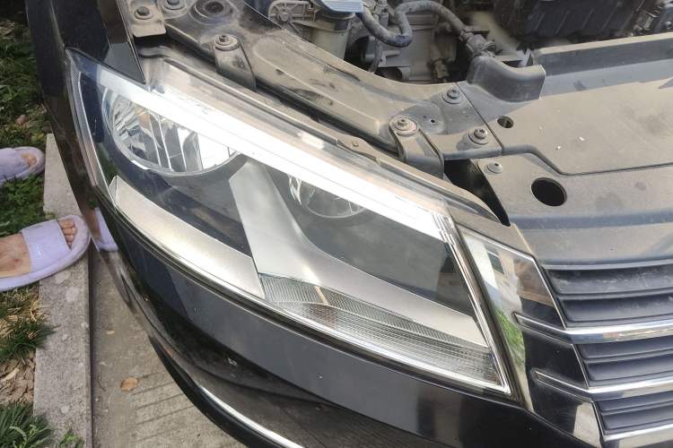 Used Volkswagen Lavida 2013 Restyled Classic 1.6L Automatic Comfort Edition Right Front Headlight