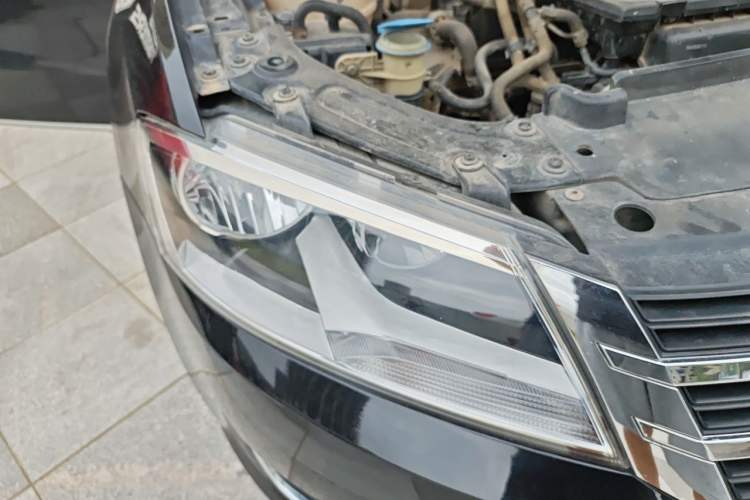 Used Volkswagen Lavida 2013 1.4TSI Manual Comfort Edition Right Front Headlight