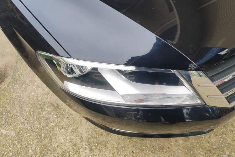 Used Volkswagen Lavida 2013 Restyled Classic 1.6L Manual Comfort Edition Right Front Headlight