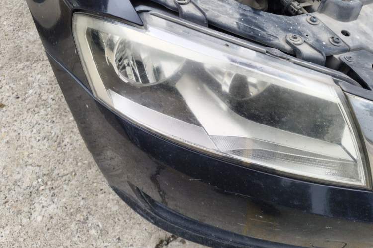 Used Volkswagen Lavida 2013 Revised Classic 1.6L Manual Fashion Edition Right Front Headlight