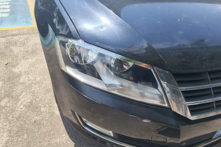Used Volkswagen Lavida 2013 1.6L Automatic Comfort Edition Right Front Headlight