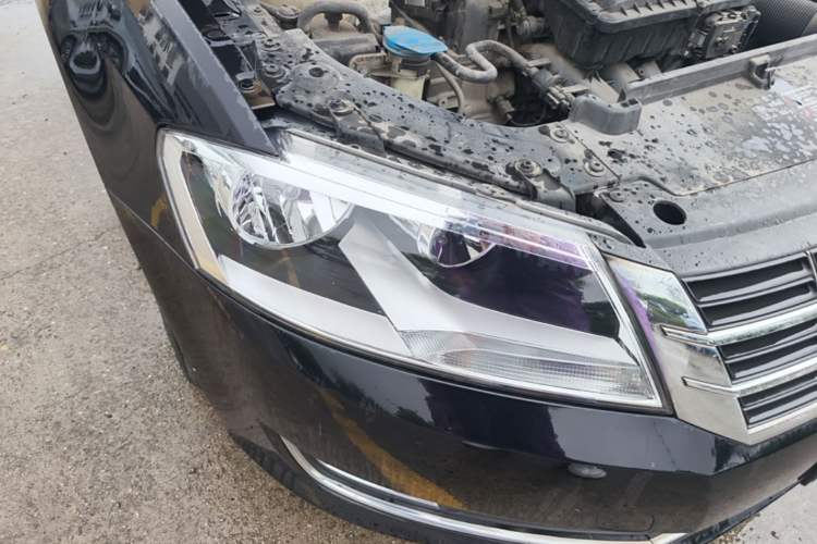 Used Volkswagen Lavida 2013 1.6L Automatic Comfort Edition Right Front Headlight