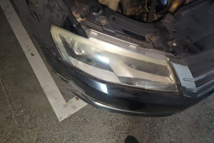 Used Volkswagen Lavida 2013 1.4TSI DSG Comfort Edition Right Front Headlight