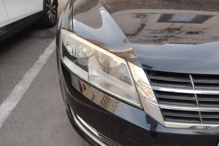 Used Volkswagen Lavida 2013 Restyled Classic 1.6L Manual Comfort Edition Right Front Headlight