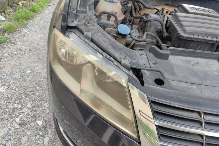 Used Volkswagen Lavida 2013 Restyled Classic 1.6L Manual Comfort Edition Right Front Headlight