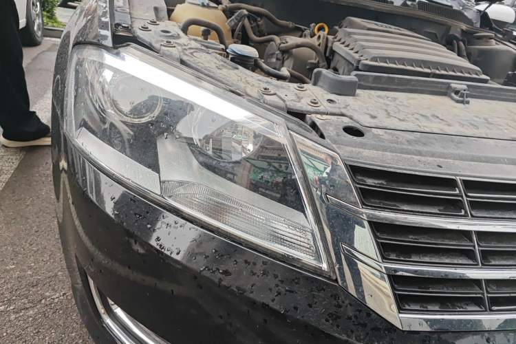 Used Volkswagen Lavida 2013 Restyled Classic 1.6L Manual Comfort Edition Right Front Headlight
