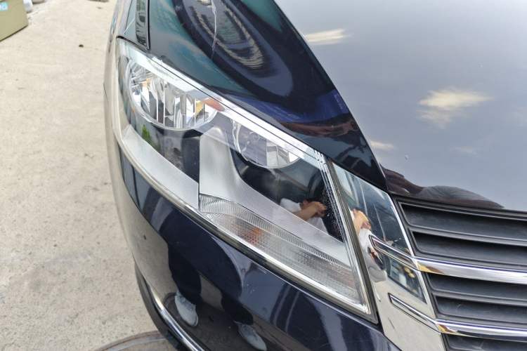 Used Volkswagen Lavida 2013 Restyled Classic 1.6L Manual Comfort Edition Right Front Headlight