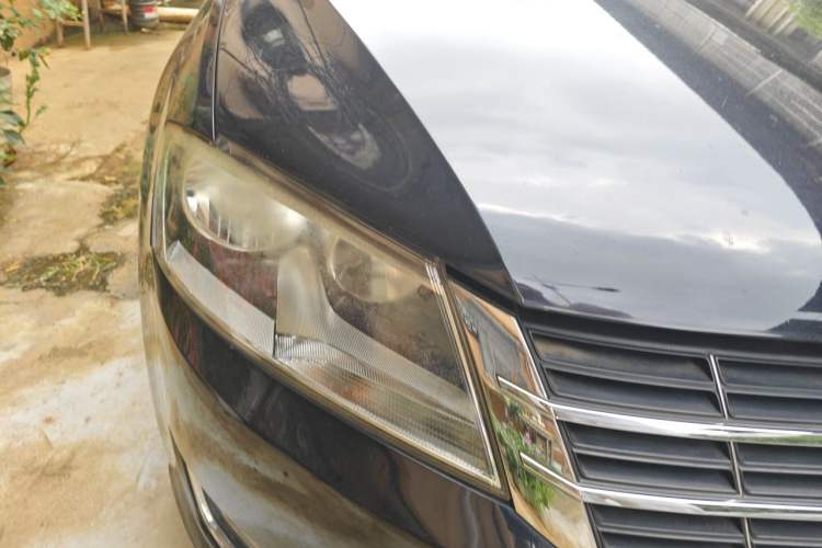Used Volkswagen Lavida 2013 Restyled Classic 1.6L Manual Comfort Edition Right Front Headlight